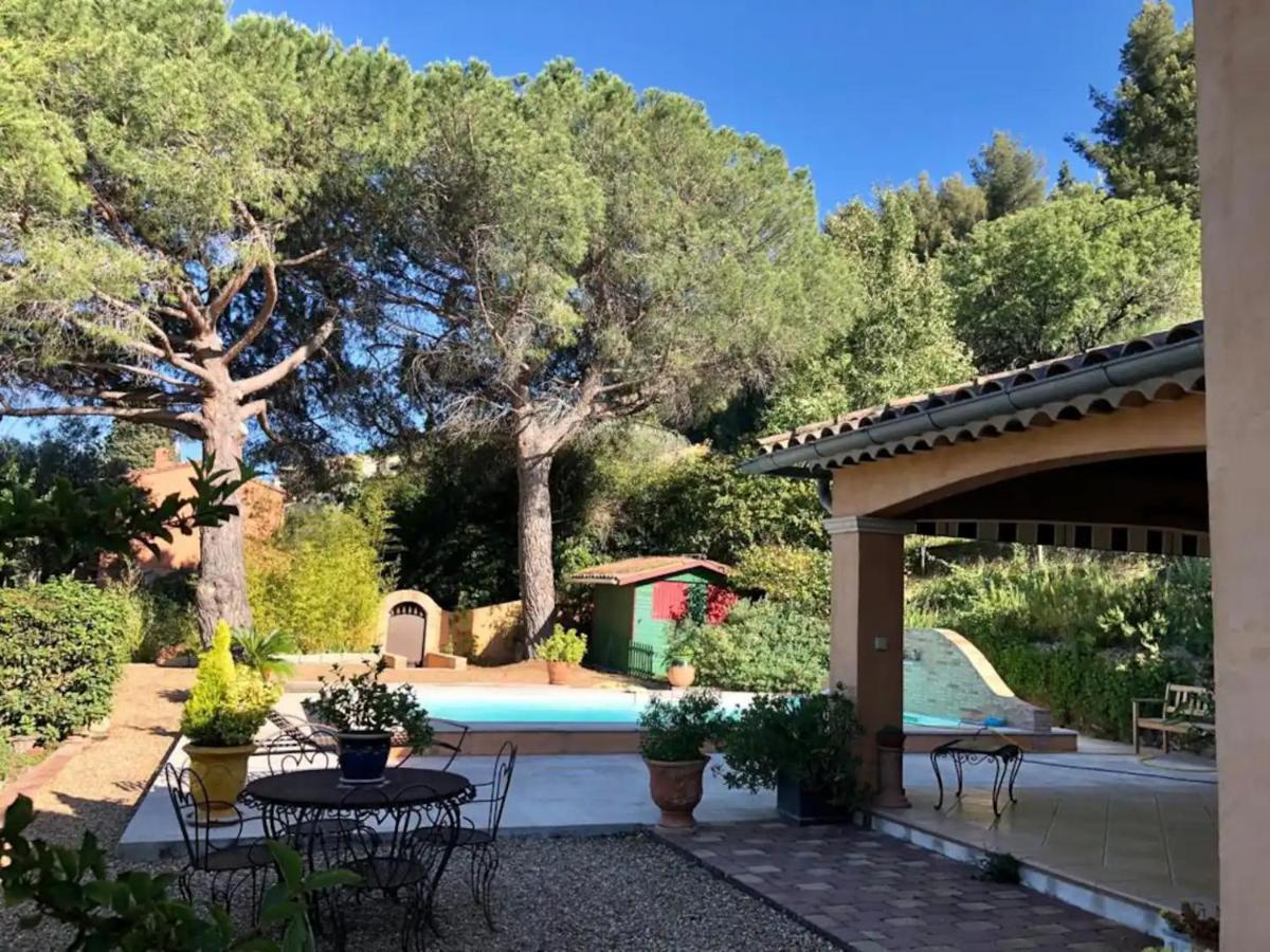 Agreable Chambre D'Hotes Avec Piscine Panzió Le Beausset Kültér fotó